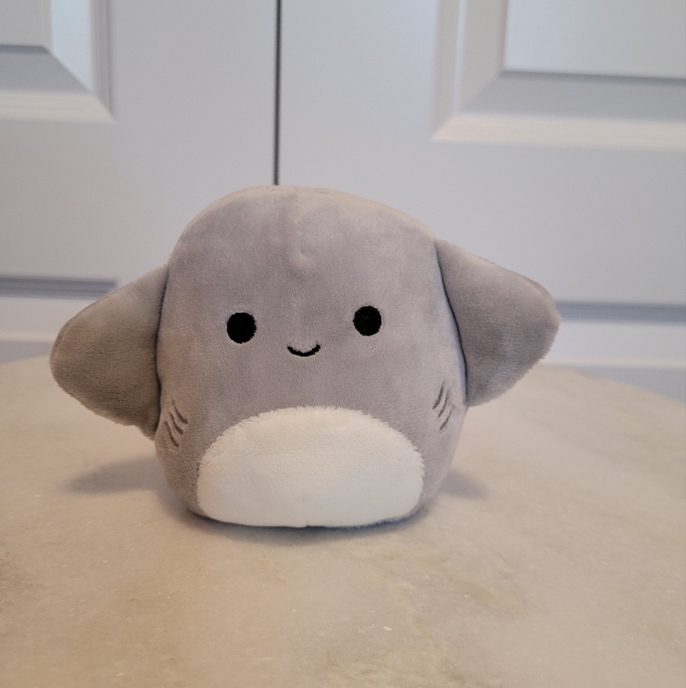 Squishmallow Maggie the Stingray Capsule 4" / 4.5"